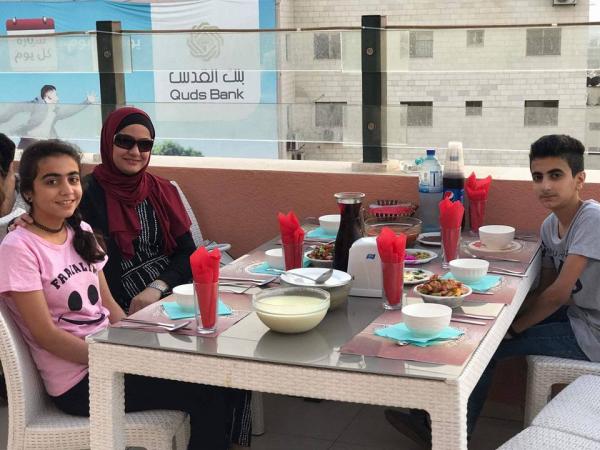 19225230 1322537287864919 7927644857878459728 n